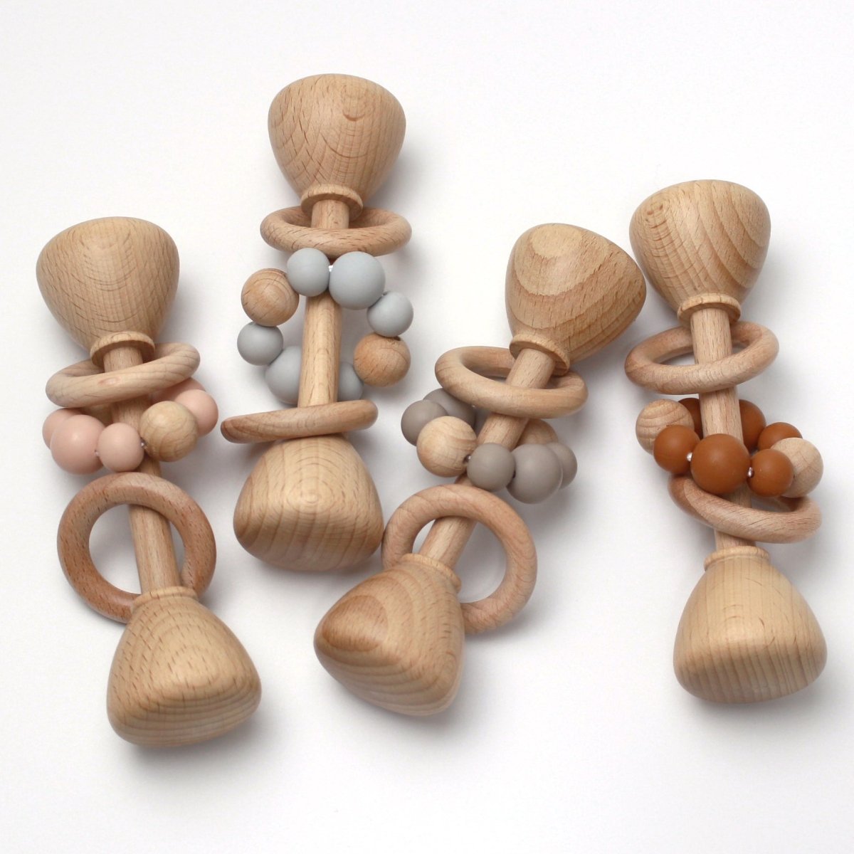 赤ちゃん用ガラガラ かわいいデザイン10選 - Stella Mimore