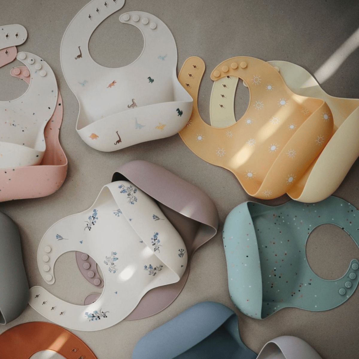 離乳食用のエプロンにおすすめ かわいくておしゃれなエプロン10選 - Stella Mimore