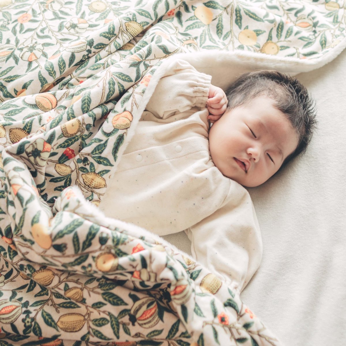 ベビーブランケットや膝掛けに ウィリアム・モリス フルーツ | Stella