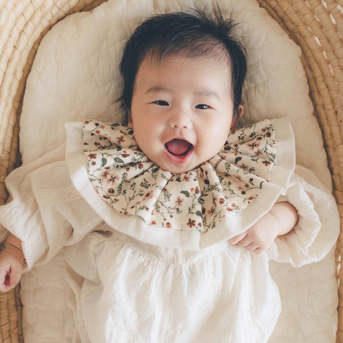 小花柄スタイ / 赤ちゃんの二段フリルスタイ | Stella Mimore ステラミモア