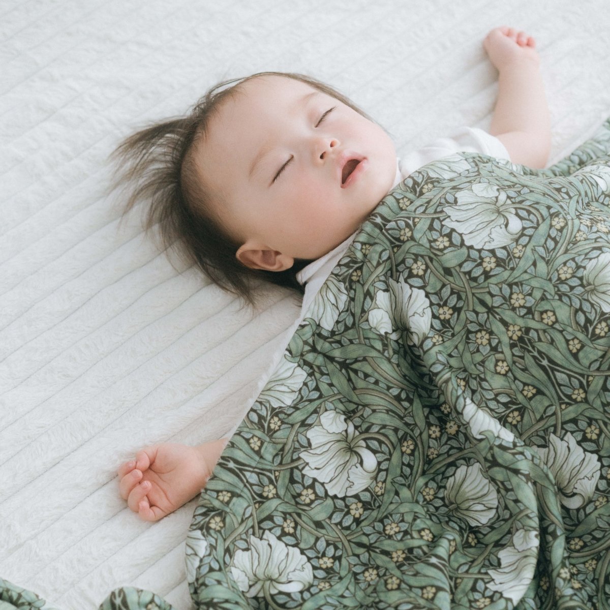 ベビーブランケットや膝掛けに ウィリアム・モリス ピンパーネル