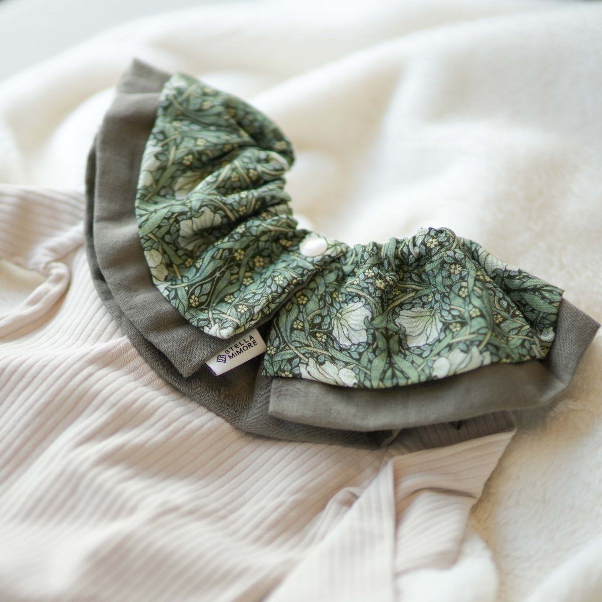 日本製 二段フリルスタイ｜ウィリアム・モリス ピンパーネル｜Stella