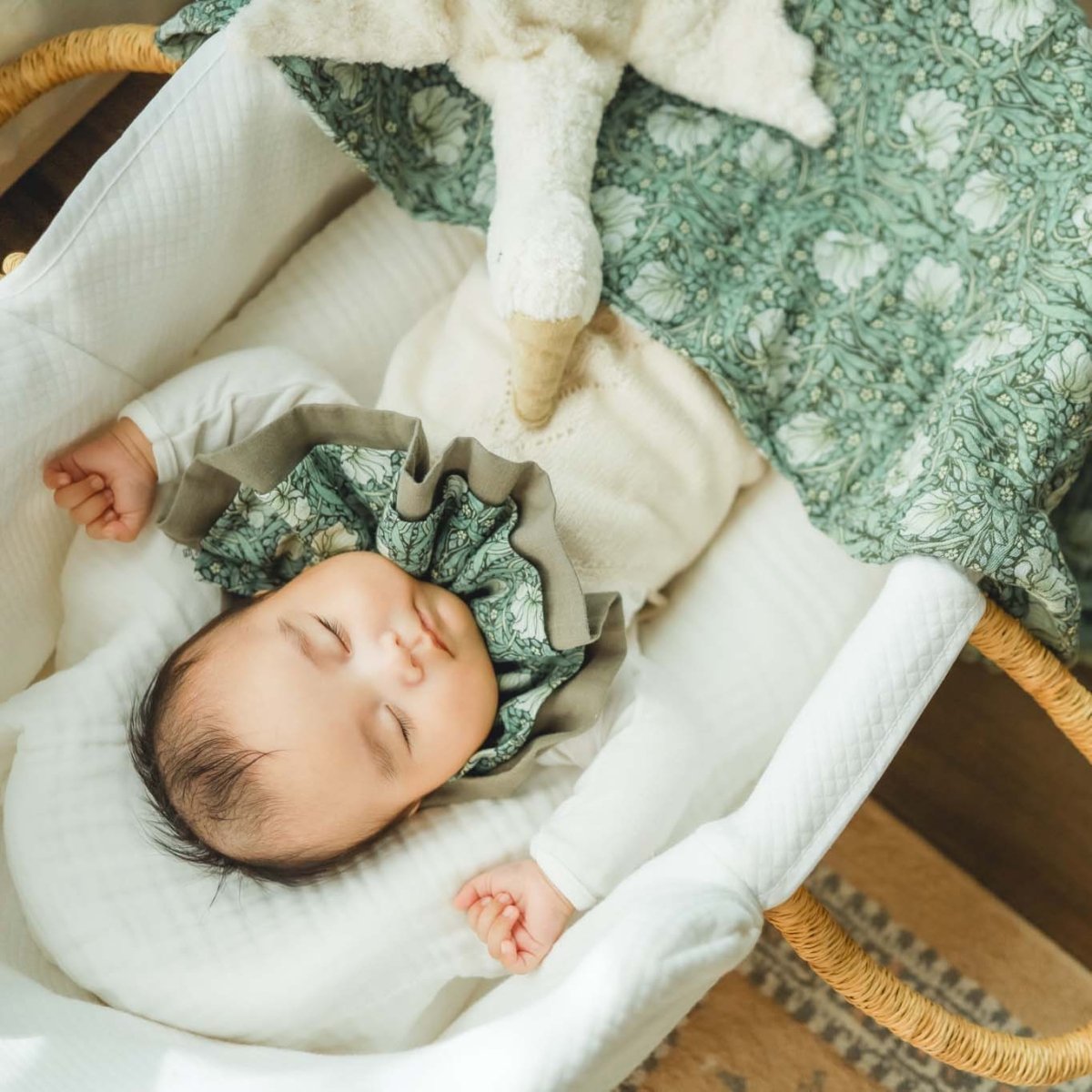 日本製 二段フリルスタイ｜ウィリアム・モリス ピンパーネル｜Stella